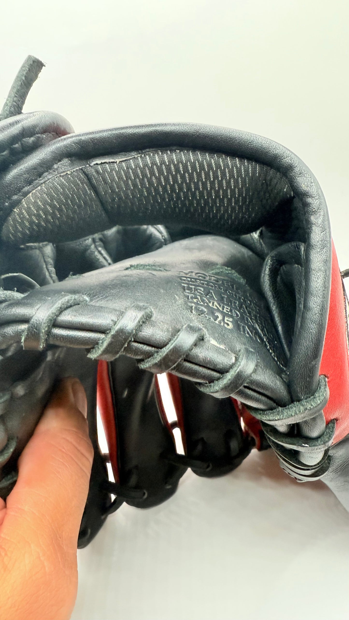 UGA 12.25” Pitching Glove Marucci Capitol