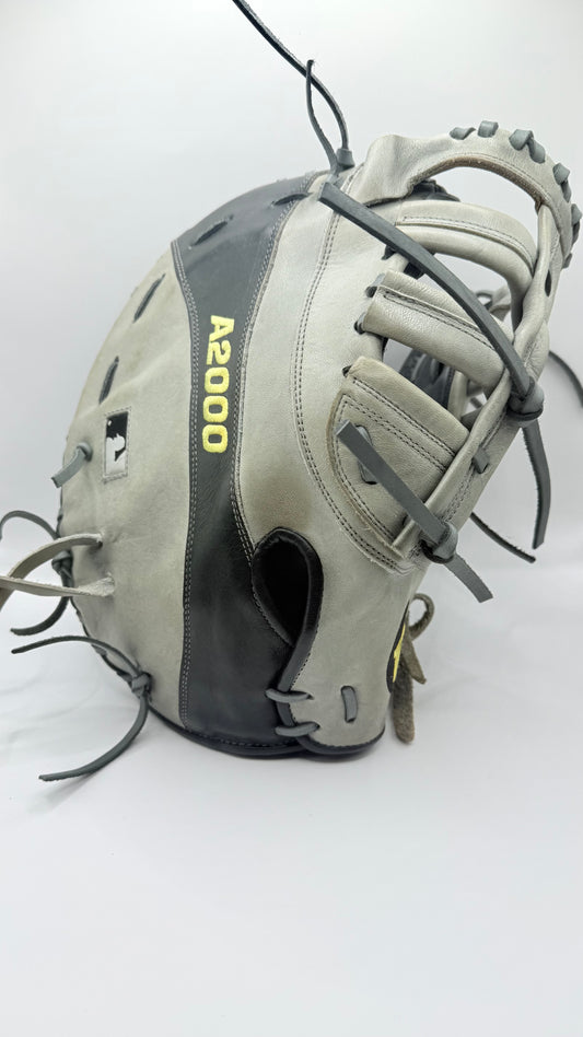 Wilson A2000 2800 12” First Base Mitt