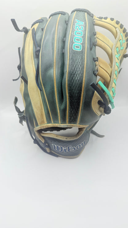 Wilson A2000 JR44 12.75” Outfield Glove