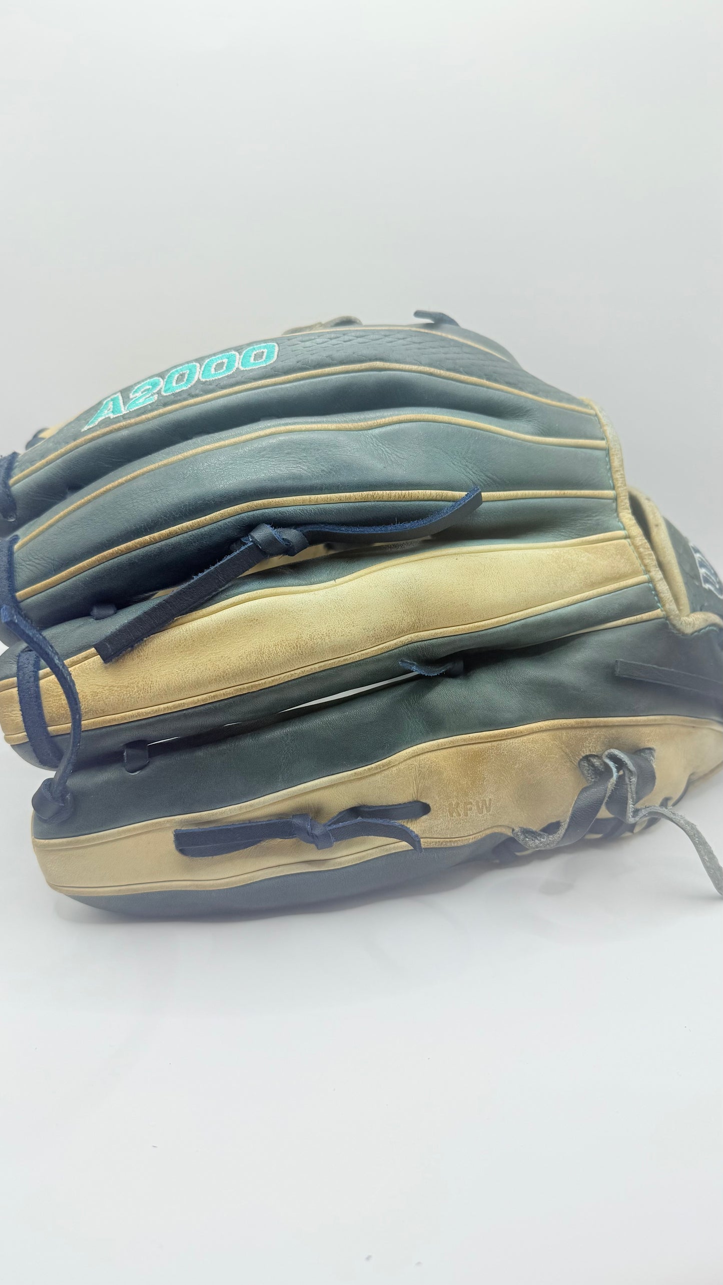 Wilson A2000 JR44 12.75” Outfield Glove